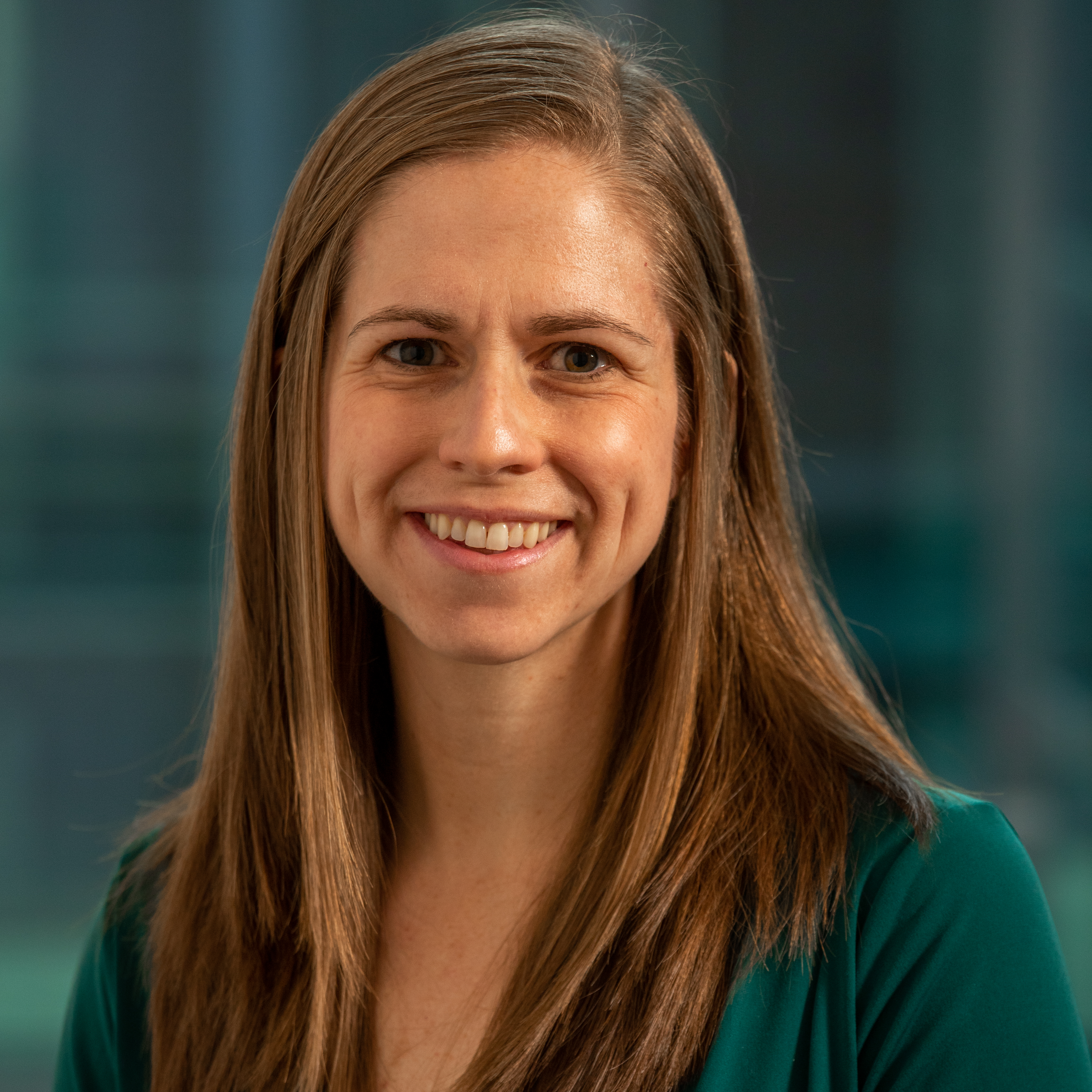 Meredith Shiels headshot 2020.jpg